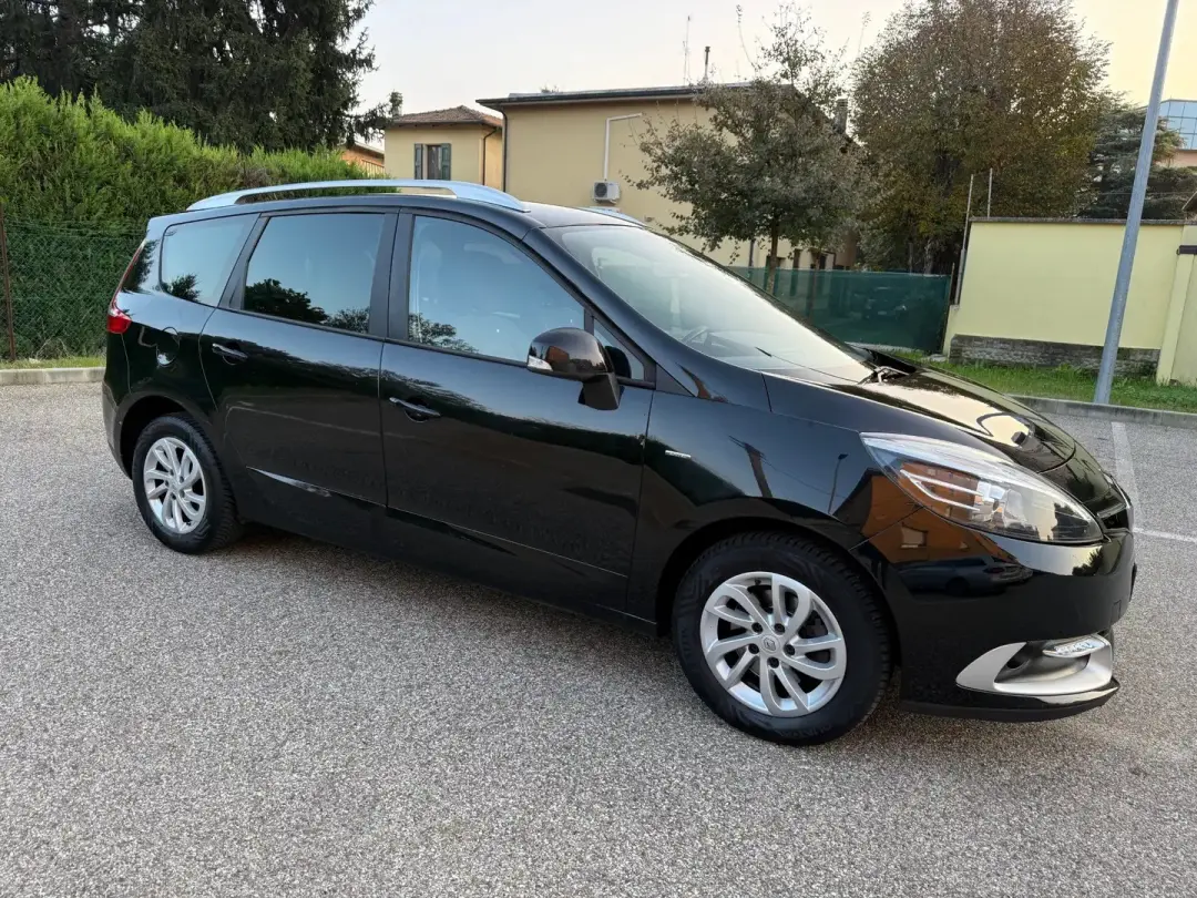 Renault-Scenic-04-2015