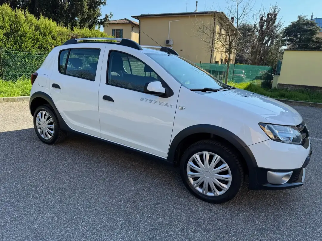 Dacia-Sandero-11-2015