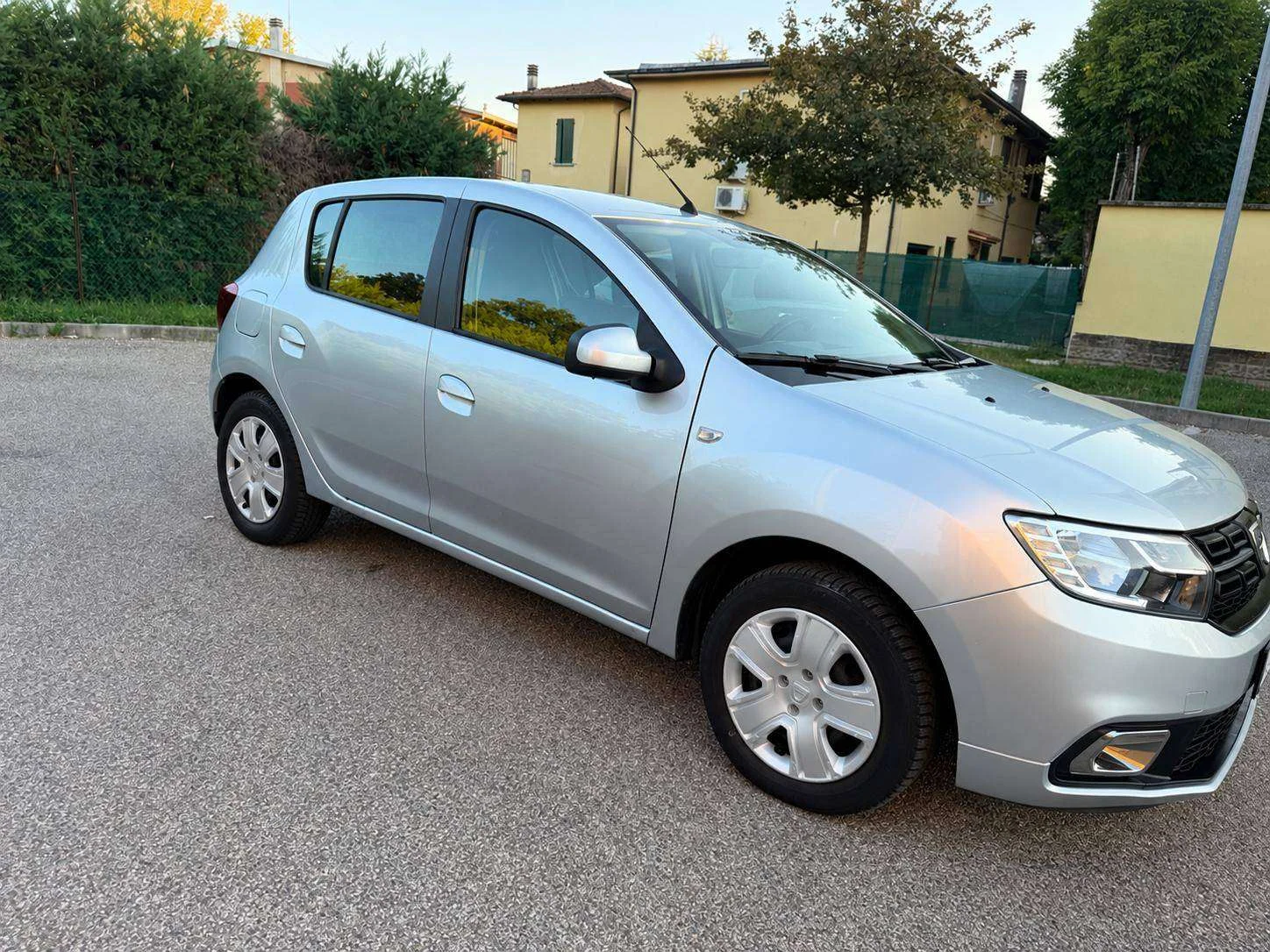 Dacia Sandero 1.0 - NEOPATENTATI - 12 MESI DI GARANZIA - - foto 2