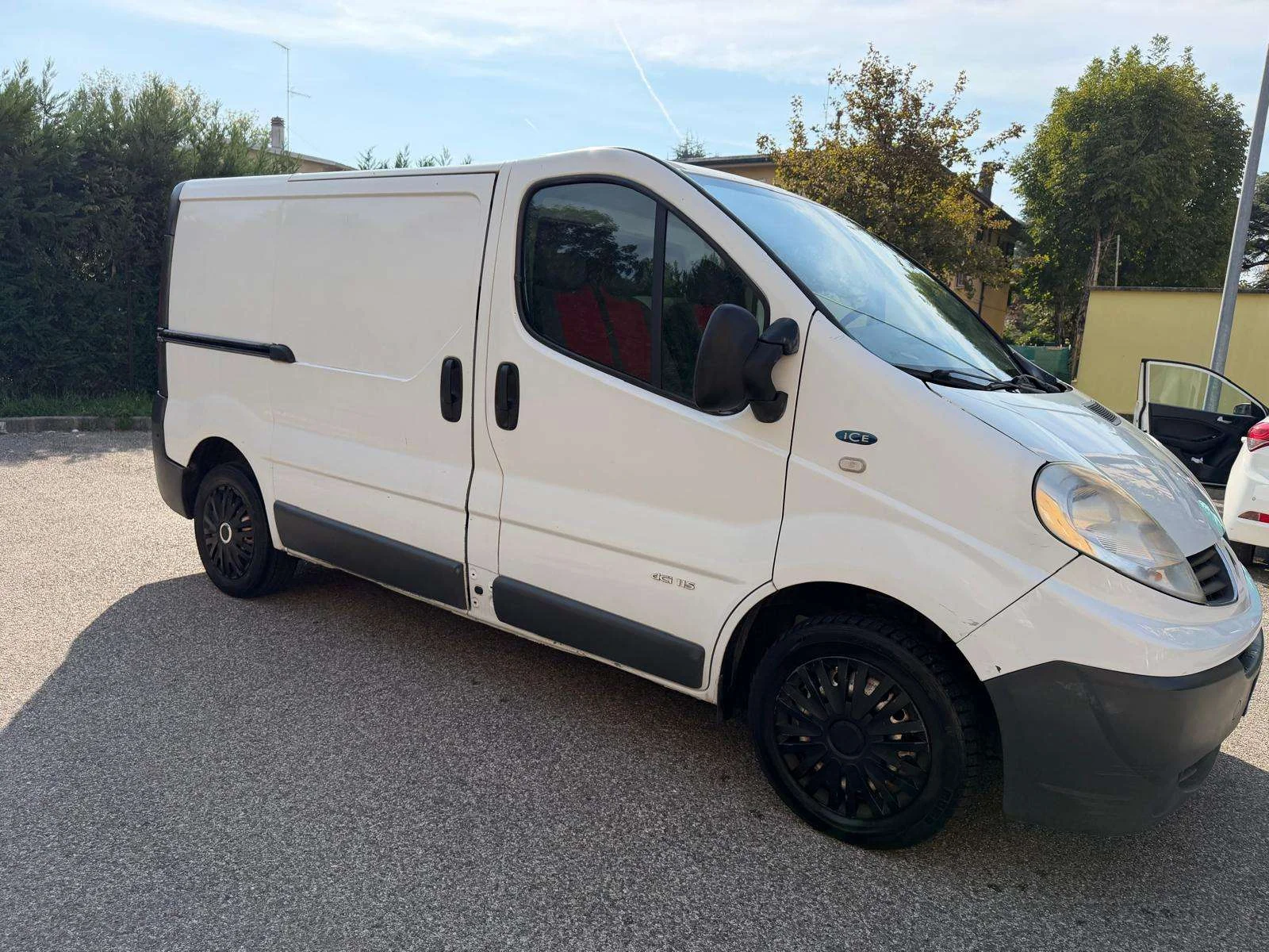 Renault Trafic T27 2.0 dCi/115 - 12 MESI DI GARANZIA - - foto 2