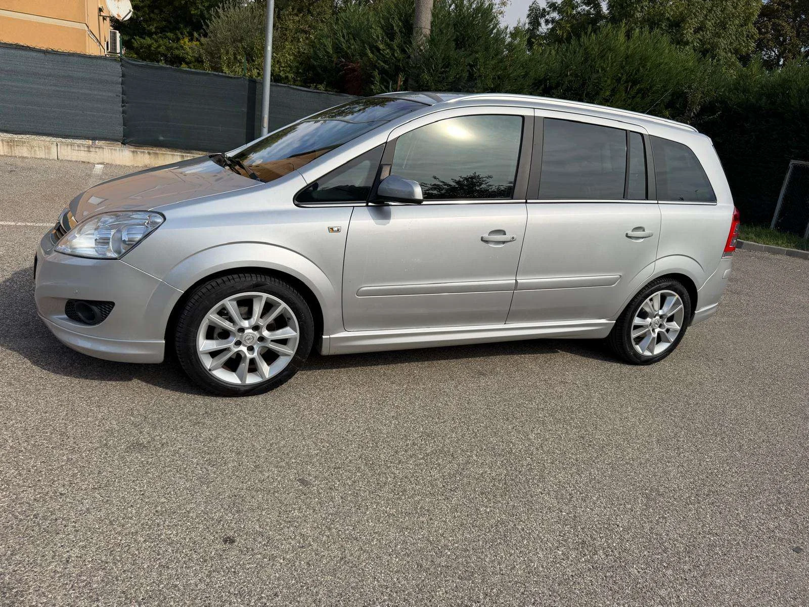 Opel Zafira 1.6 - 7 POSTI - NEOPATENTATI - 12 MESI DI GARANZIA - - foto 4