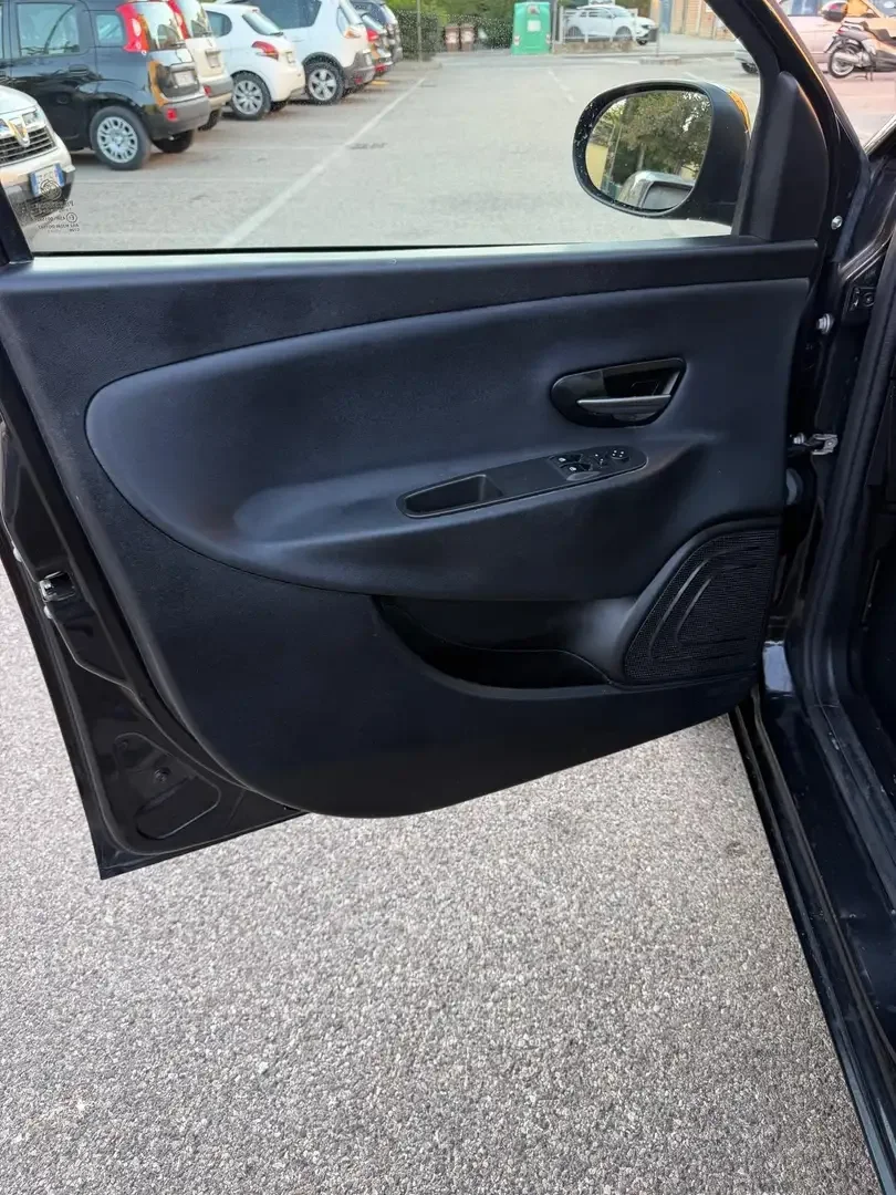 Lancia Ypsilon 0.9 METANO - NEOPATENTATI - 12 MESI DI GARANZIA - - foto 6