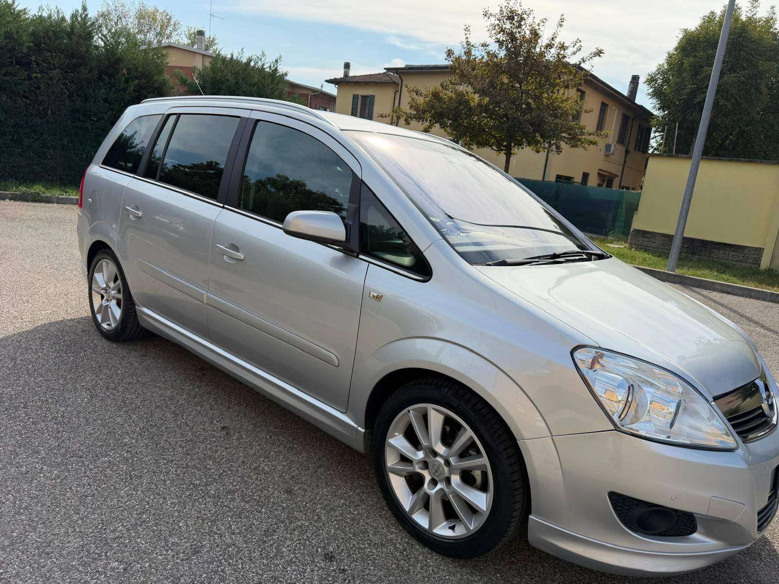 Opel Zafira 1.6 - 7 POSTI - NEOPATENTATI - 12 MESI DI GARANZIA - - foto 2