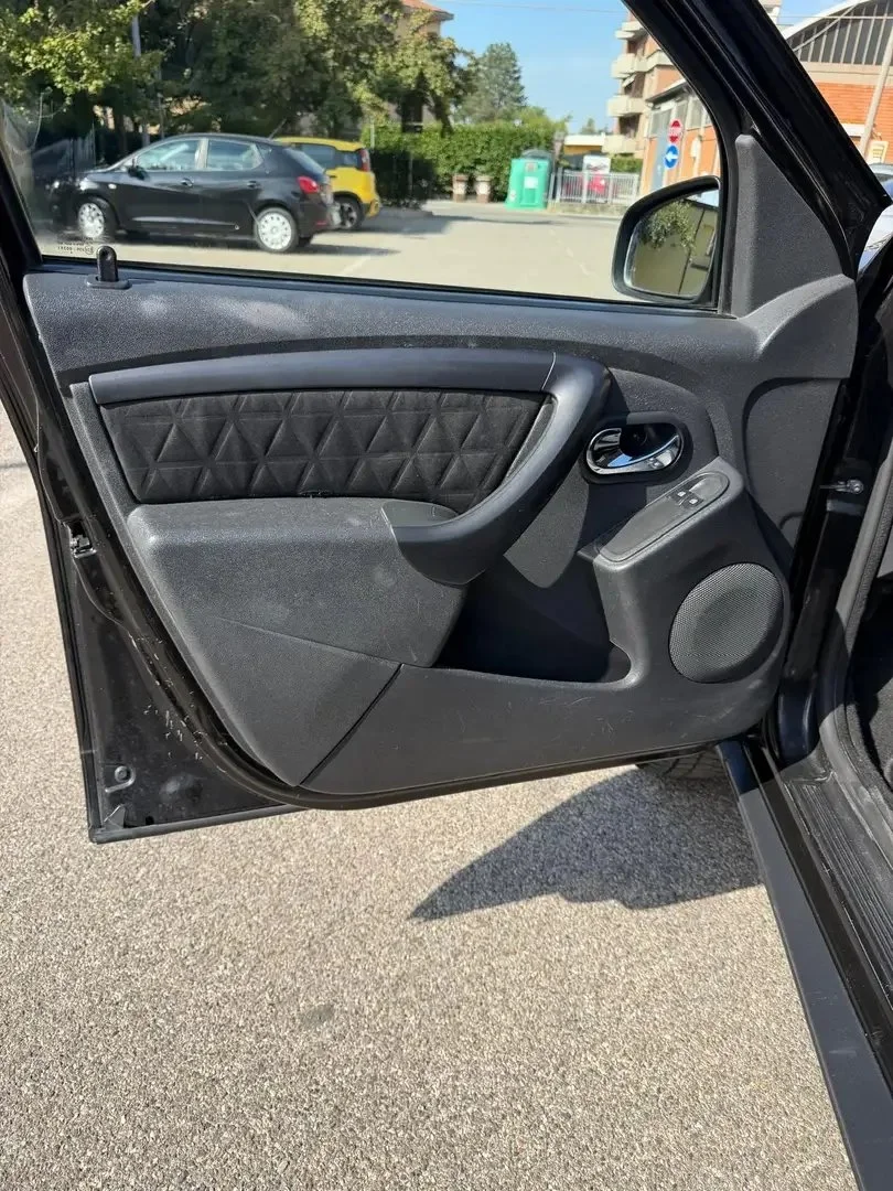 Dacia Duster 1.6 Gpl - NAV. - NEOP. - 12 MESI DI GARANZIA - - foto 6
