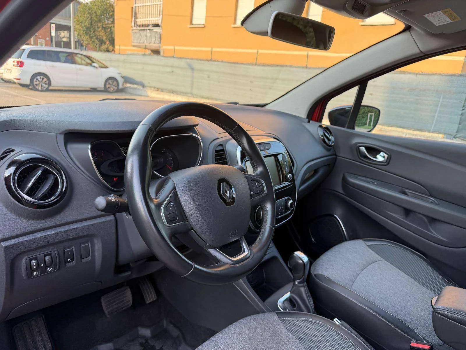 Renault Captur 1.3 TCE - AUTOMATICA - NAV. - 12 MESI DI GARANZIA - - foto 7