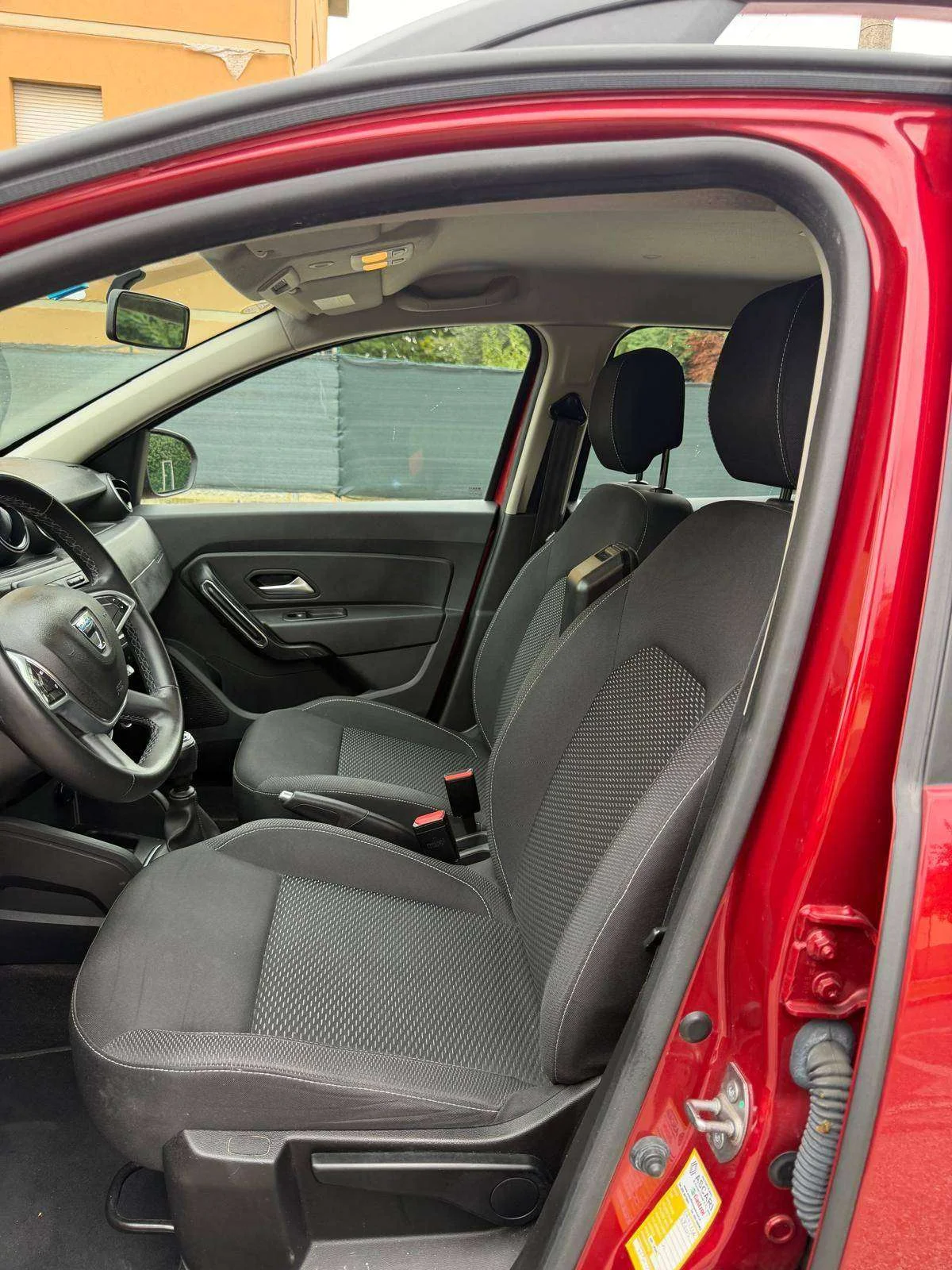 Dacia Duster 1.0 tce Gpl - NAV. - NEOP. - 12 MESI DI GARANZIA - - foto 9