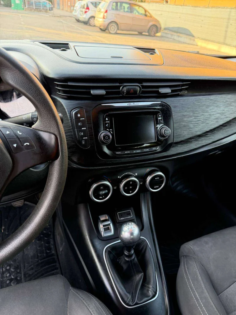 Alfa Romeo Giulietta 1.6 JTDM - NEOPATENTATI - 12 MESI DI GARANZIA - — foto 8