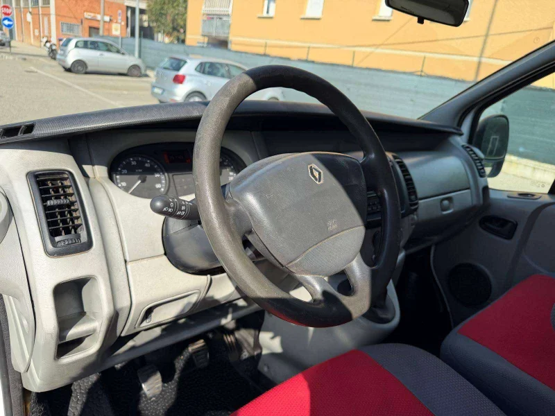 Renault Trafic T27 2.0 dCi/115 - 12 MESI DI GARANZIA - — foto 8