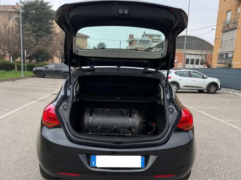 Opel Astra IV 2010 1.4 METANO - NEOPATENTATI - 12 MESI DI GARANZIA - — foto 5