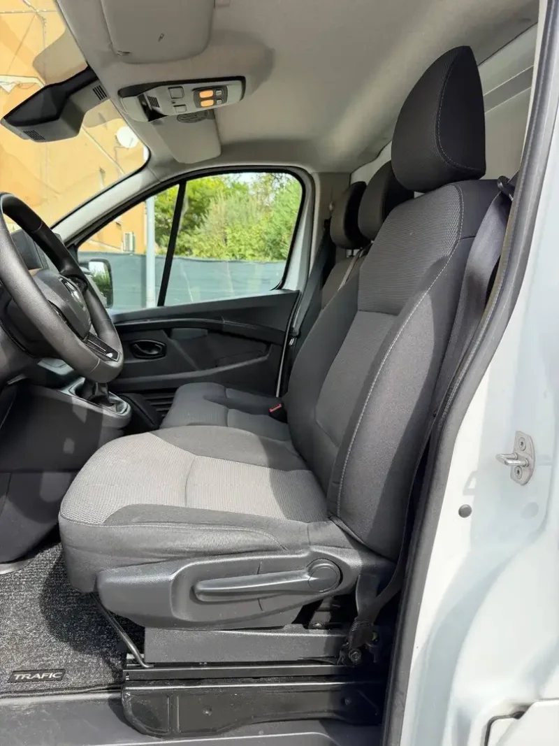 Renault Trafic T30 2.0 dCi 150CV S&S - 12 MESI DI GARANZIA - — foto 10