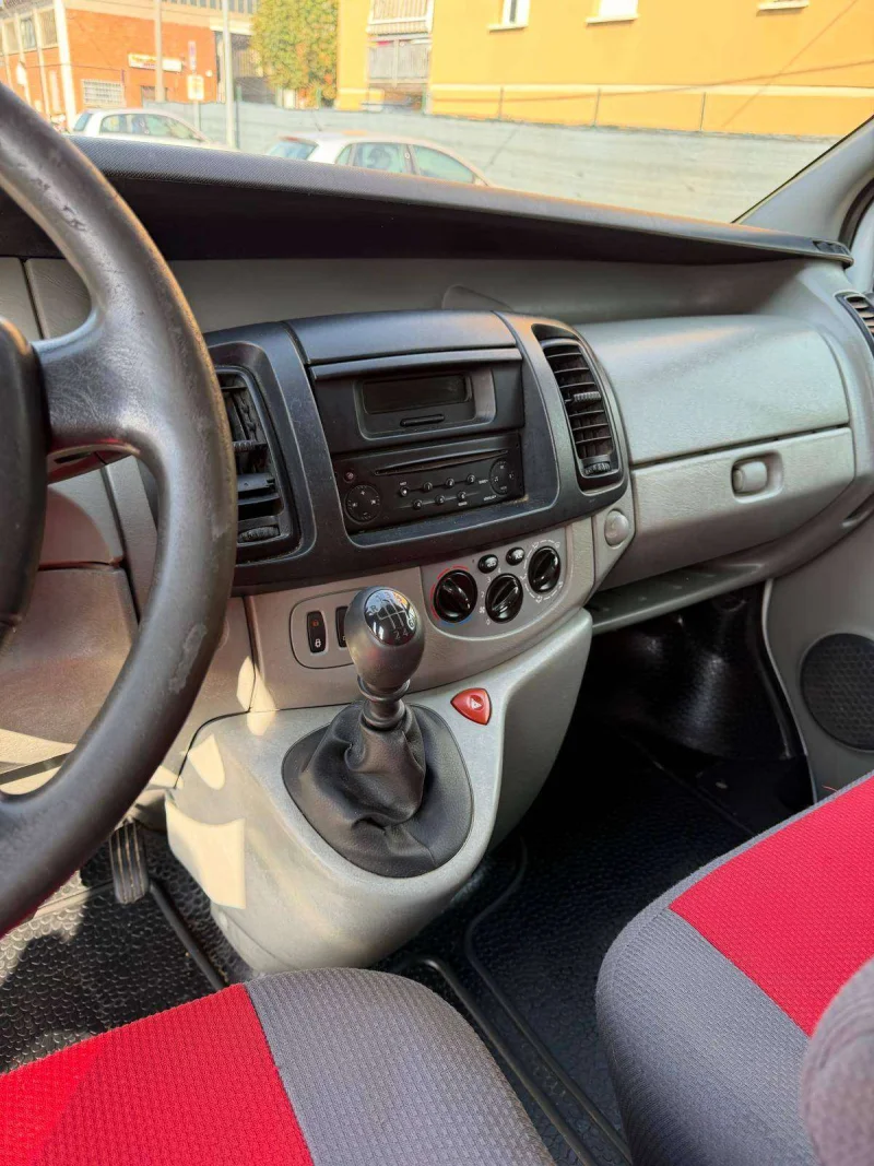 Renault Trafic T27 2.0 dCi/115 - 12 MESI DI GARANZIA - — foto 10