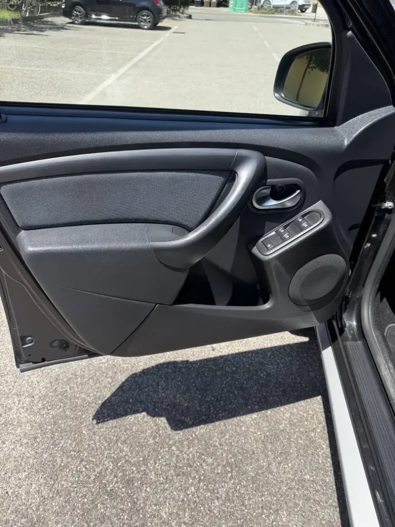 Dacia Duster 1.6 tce Gpl - NAV. - NEOP. - 12 MESI DI GARANZIA - — foto 5