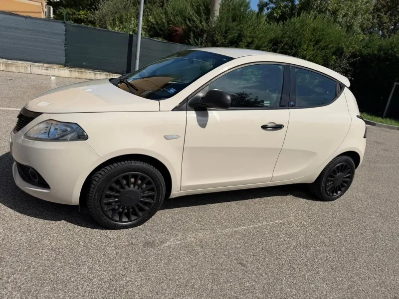 Lancia Ypsilon 1.2 Gpl - NEOPATENTATI - 12 MESI DI GARANZIA - — foto 4