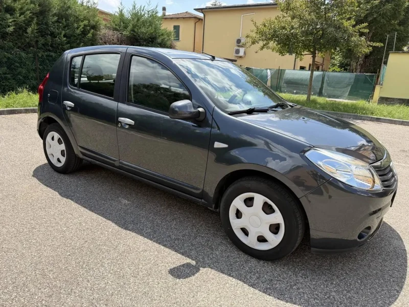 Dacia Sandero 1.4 Gpl - NEOPATENTATI - 12 MESI DI GARANZIA - — foto 2