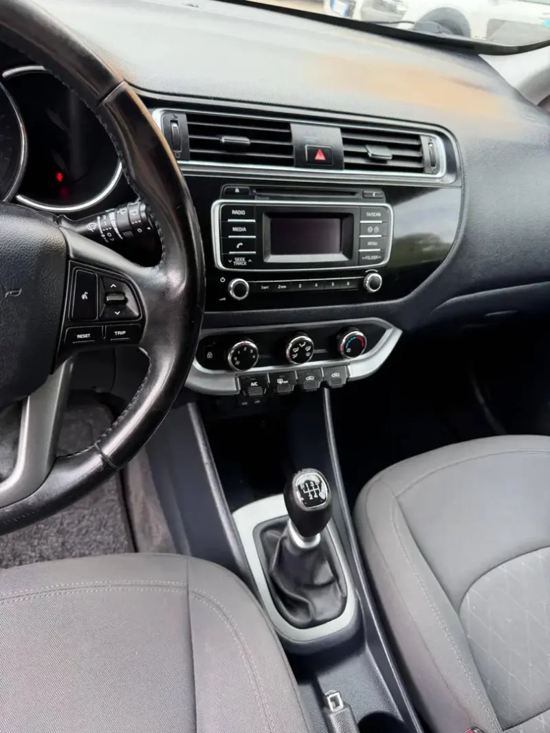 Kia Rio 1.4 crdi - NEOPATENTATI - 12 MESI DI GARANZIA - — foto 8