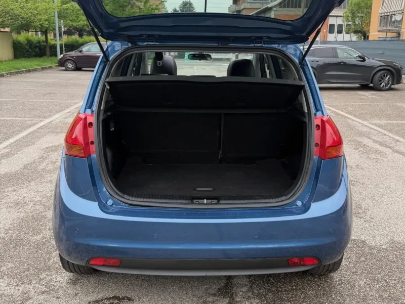 Kia Venga 1.4 crdi - TETTO - NEOP. - 12 MESI DI GARANZIA - — foto 5