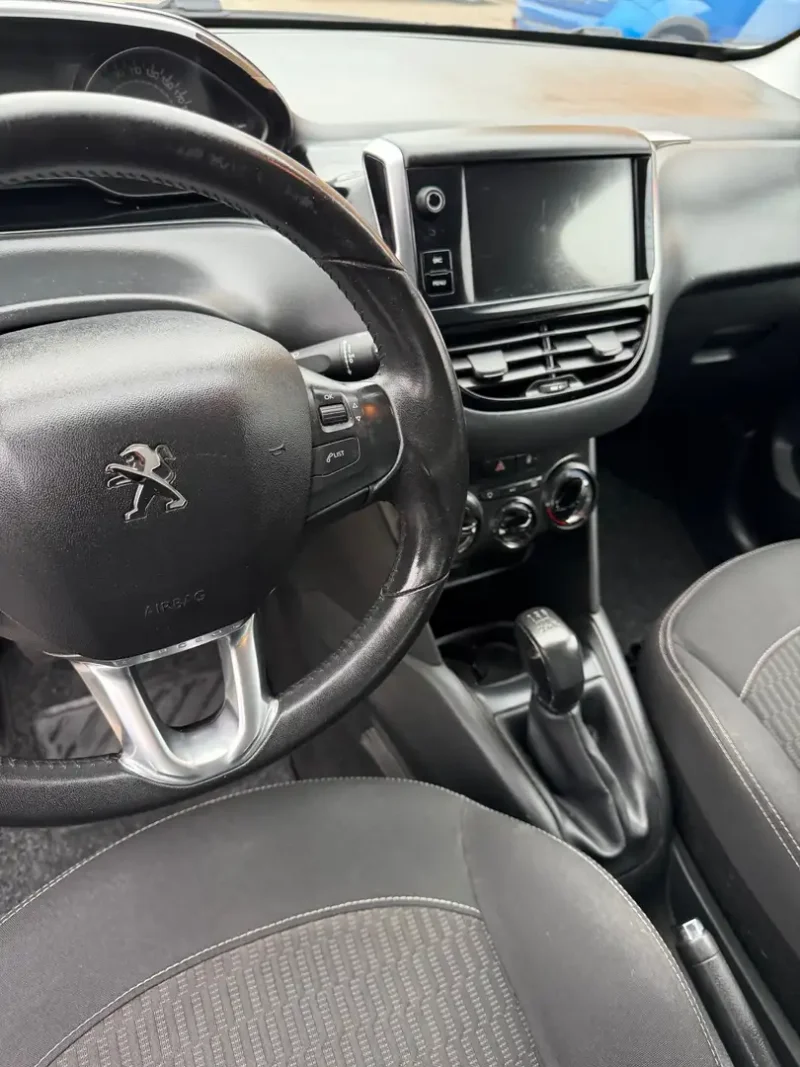 Peugeot 208 I 2015 1.2 - NEOPATENTATI - 12 MESI DI GARANZIA - — foto 8