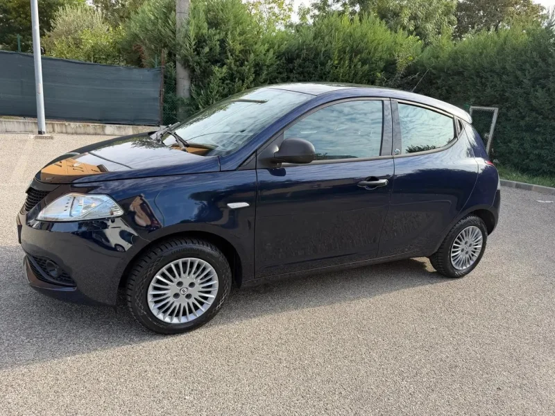 Lancia Ypsilon 1.2 Gpl - NEOPATENTATI - 12 MESI DI GARANZIA - — foto 4