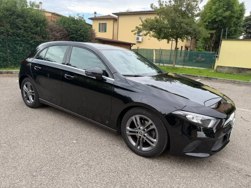 Mercedes-Benz Classe A A180 d 1.5 Sport - AUT. - NAV. - 12 MESI DI GARANZIA - — foto 2