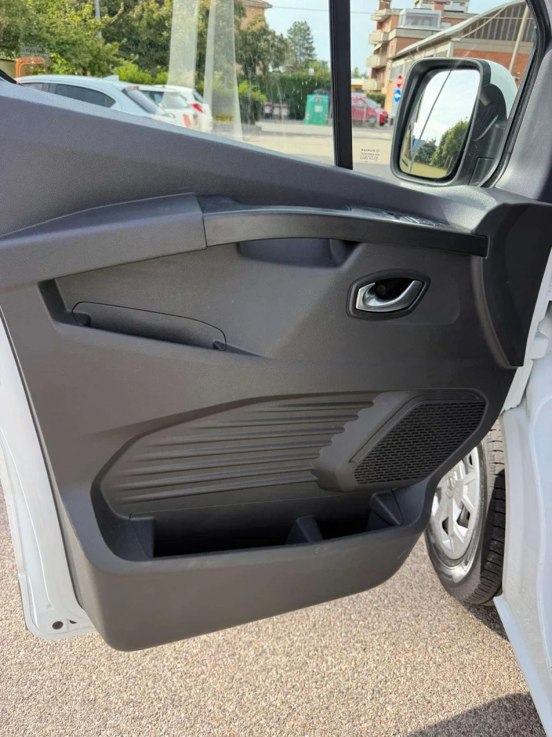 Renault Trafic 2.0 dCi - 9 POSTI - NAV - 12 MESI DI GARANZIA — foto 6