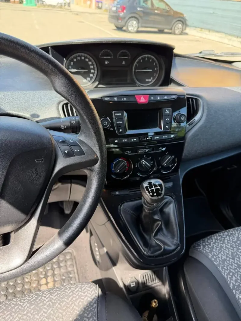Lancia Ypsilon 1.2 Gpl - NEOPATENTATI - 12 MESI DI GARANZIA - — foto 8