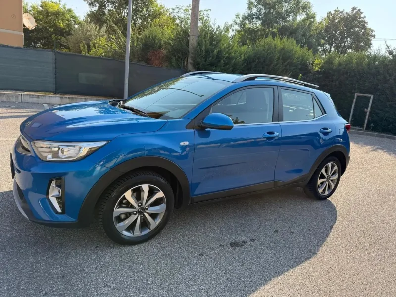 Kia Stonic 1.2 Gpl - NEOPATENTATI - 12 MESI DI GARANZIA - — foto 4