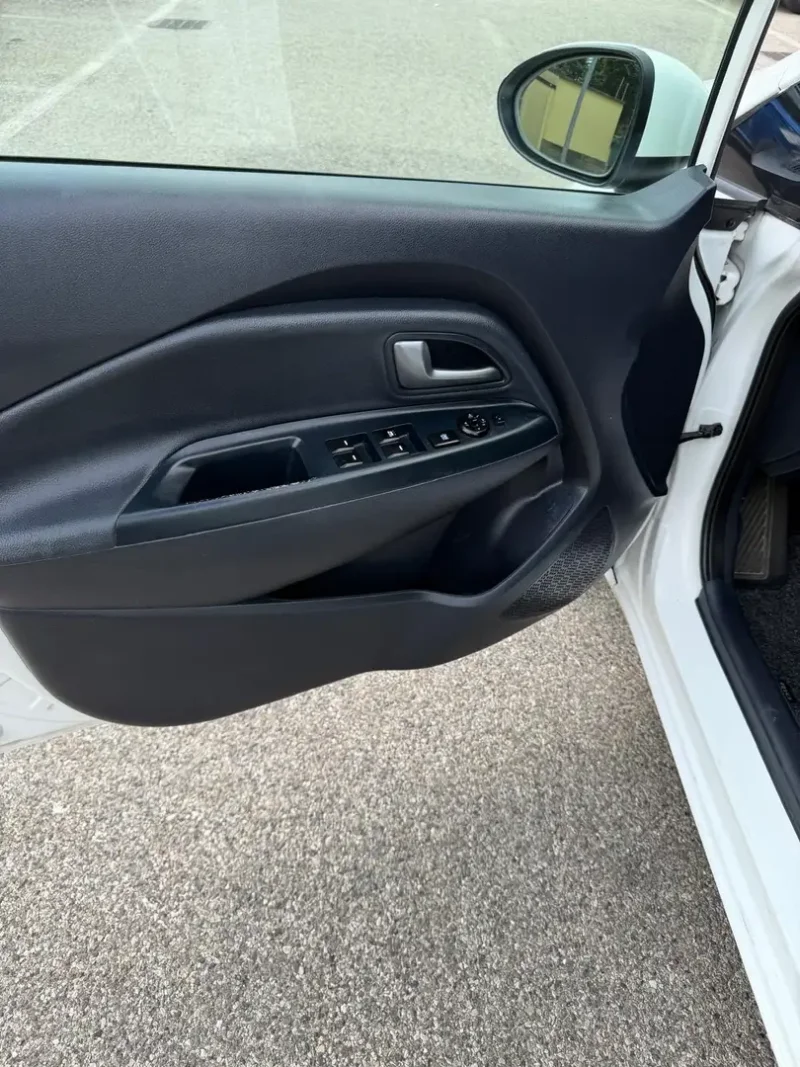 Kia Rio 1.4 crdi - NEOPATENTATI - 12 MESI DI GARANZIA - — foto 6