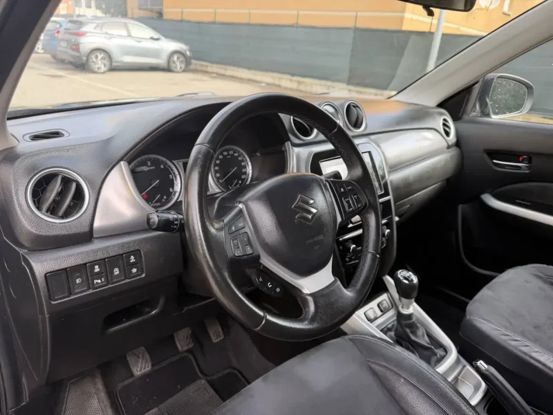 Suzuki Vitara 1.6 - NEOPATENTATI - 12 MESI DI GARANZIA - — foto 7
