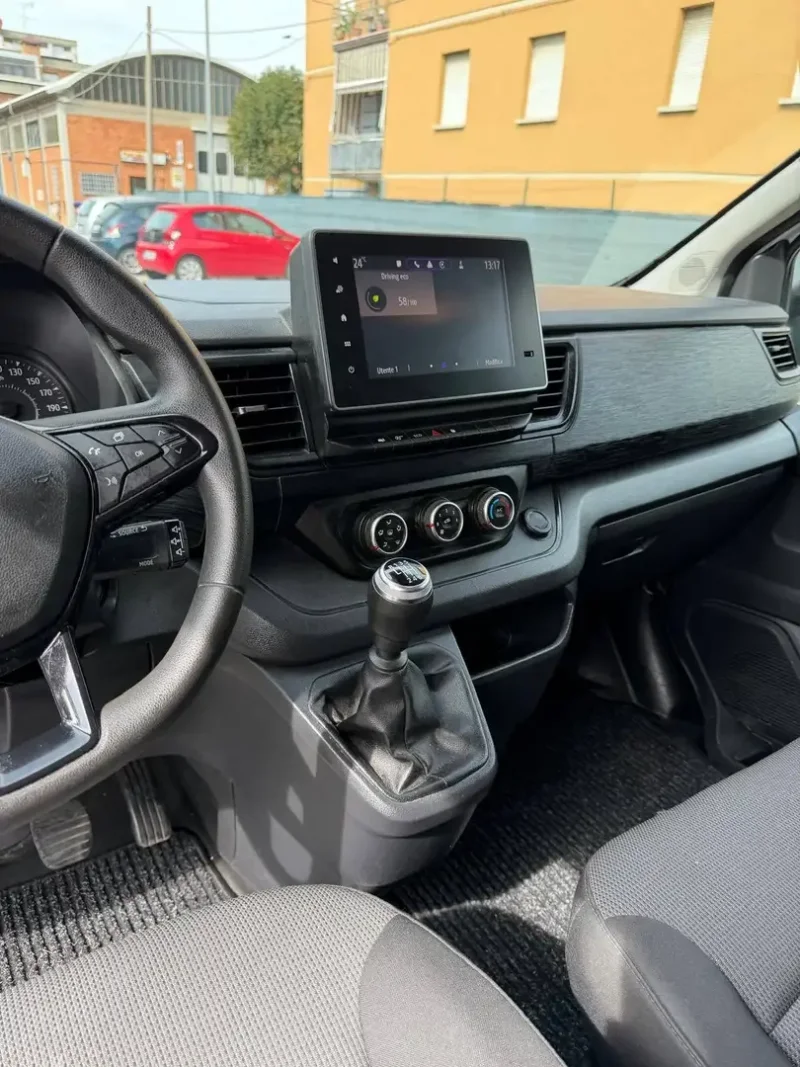 Renault Trafic T30 2.0 dCi 150CV S&S - 12 MESI DI GARANZIA - — foto 9