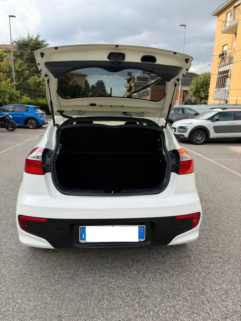 Kia Rio 1.4 crdi - NEOPATENTATI - 12 MESI DI GARANZIA - — foto 5