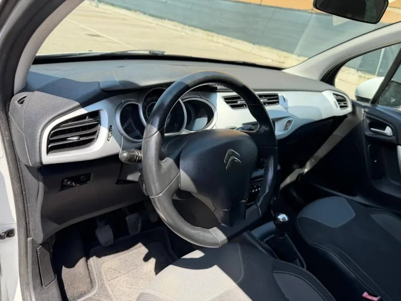 Citroen C3 1.2 - NEOPATENTATI - 12 MESI DI GARANZIA - — foto 7