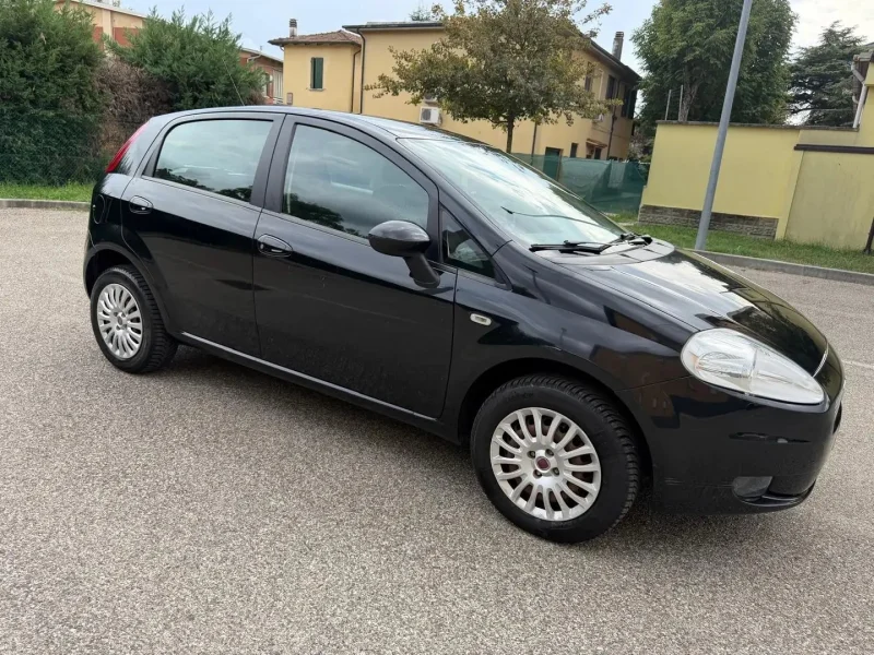 Fiat Grande Punto 1.4 METANO - NEOPATENTATI - 12 MESI DI GARANZIA - — foto 2
