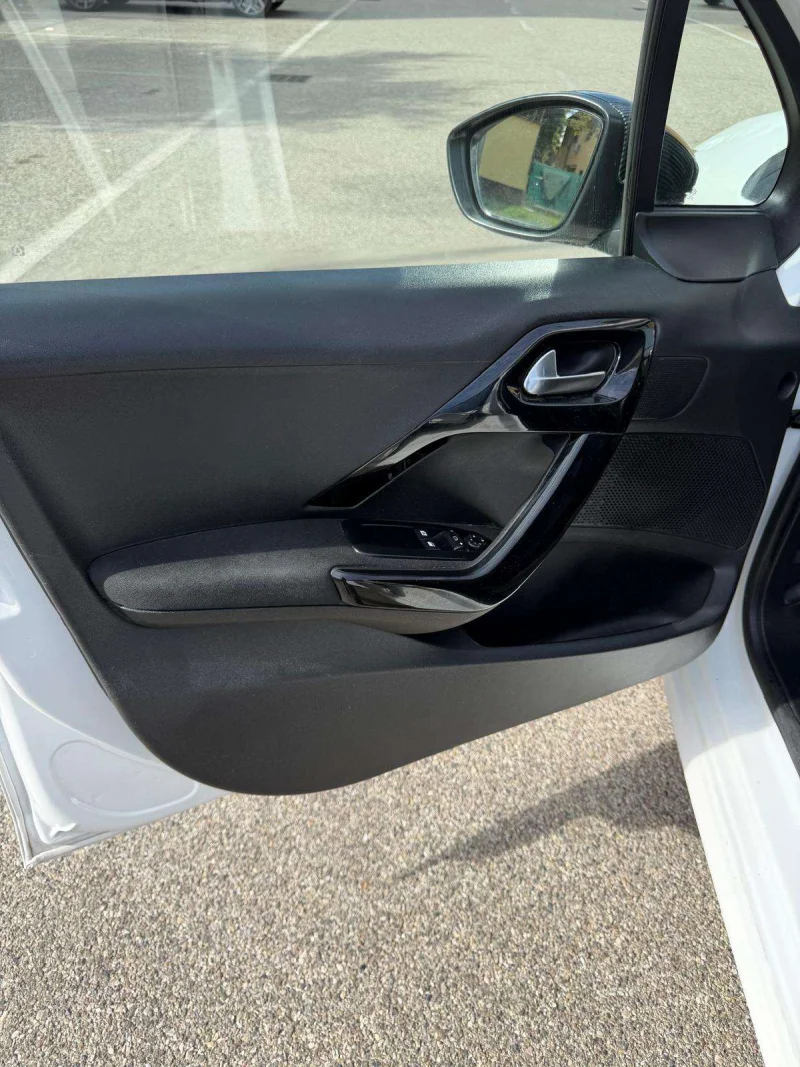 Peugeot 208 1.2 - NEOPATENTATI - 12 MESI DI GARANZIA - — foto 6