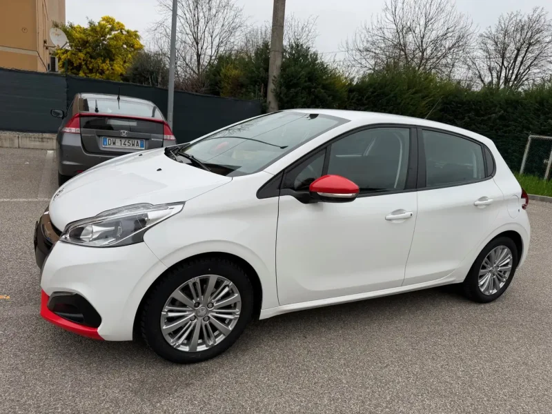 Peugeot 208 I 2015 1.2 - NEOPATENTATI - 12 MESI DI GARANZIA - — foto 4