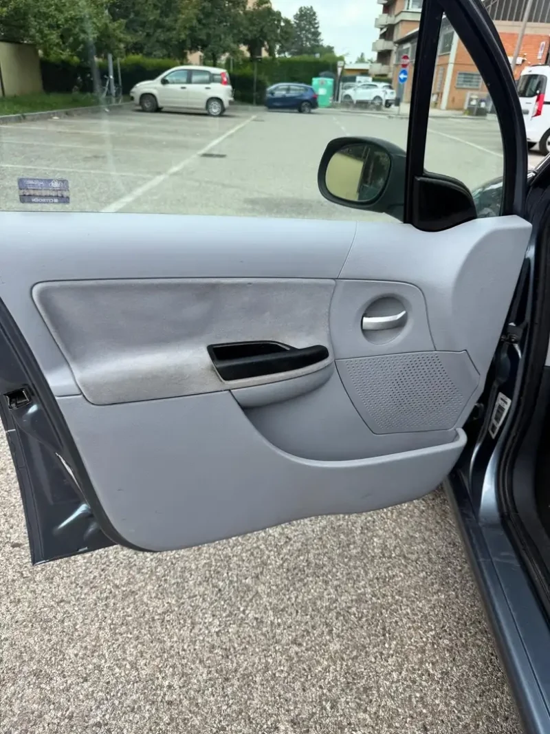 Citroen C3 1.4 METANO - NEOPATENTATI - — foto 6
