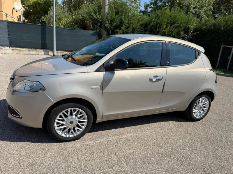 Lancia Ypsilon 1.2 - NEOPATENTATI - 12 MESI DI GARANZIA - — foto 4