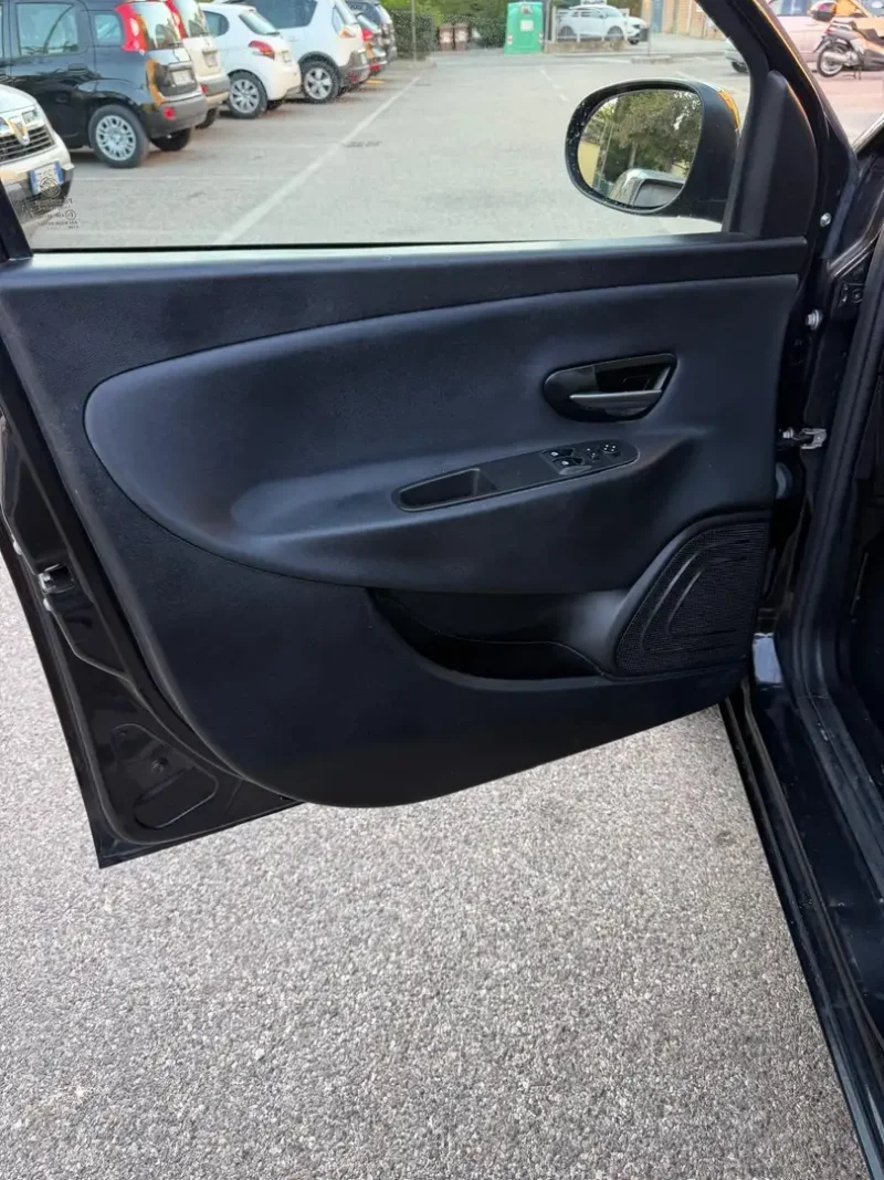 Lancia Ypsilon 0.9 METANO - NEOPATENTATI - 12 MESI DI GARANZIA - — foto 6