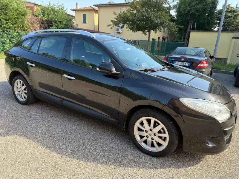 Renault Megane SporTour 1.5 dci - NAV. - 12 MESI DI GARANZIA - — foto 2