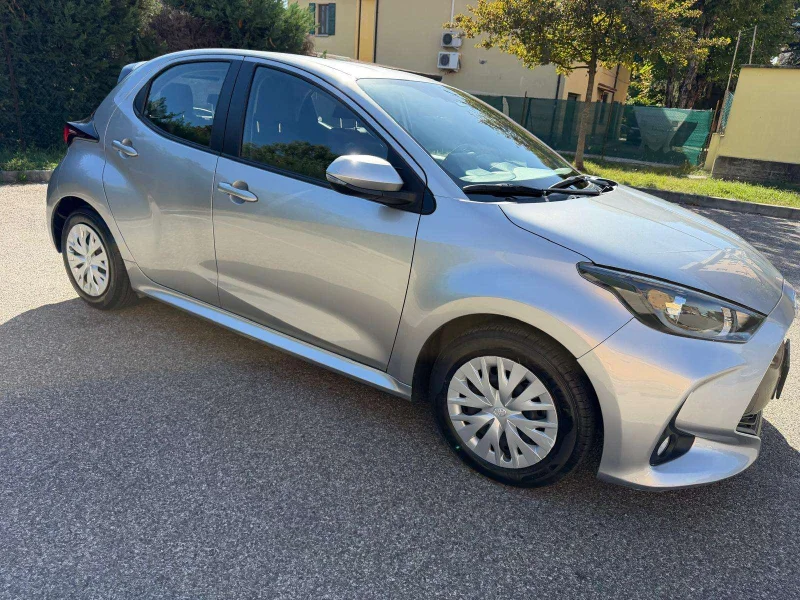 Toyota Yaris 1.5 HYBRID - NEOPATENTATI - 12 MESI DI GARANZIA - — foto 2