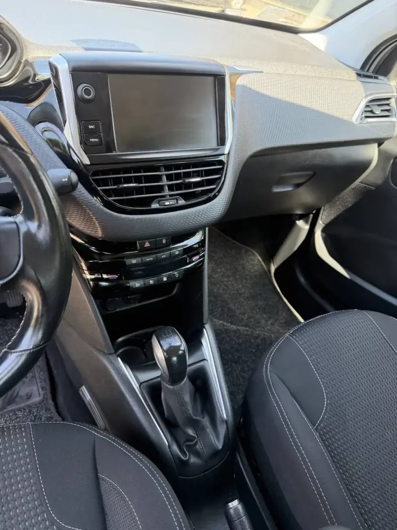 Peugeot 208 1.2 Gpl - NEOP. - NAV. - 12 MESI DI GARANZIA - — foto 8