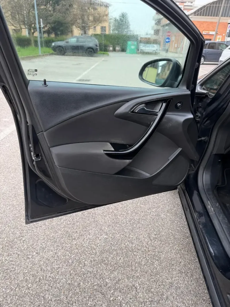 Opel Astra IV 2010 1.4 METANO - NEOPATENTATI - 12 MESI DI GARANZIA - — foto 6