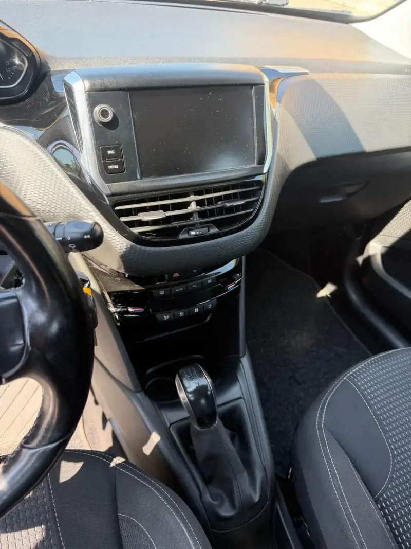 Peugeot 208 I 2015 1.5 - NEOP. - NAV. - 12 MESI DI GARANZIA - — foto 8