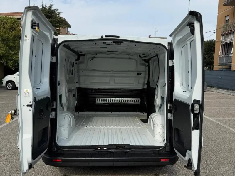 Renault Trafic 2.0 dCi - 9 POSTI - NAV - 12 MESI DI GARANZIA — foto 5