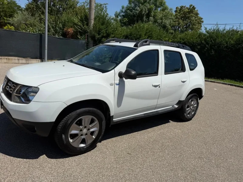 Dacia Duster 1.5 dci - NEOP. - NAV. - 12 MESI DI GARANZIA - — foto 4