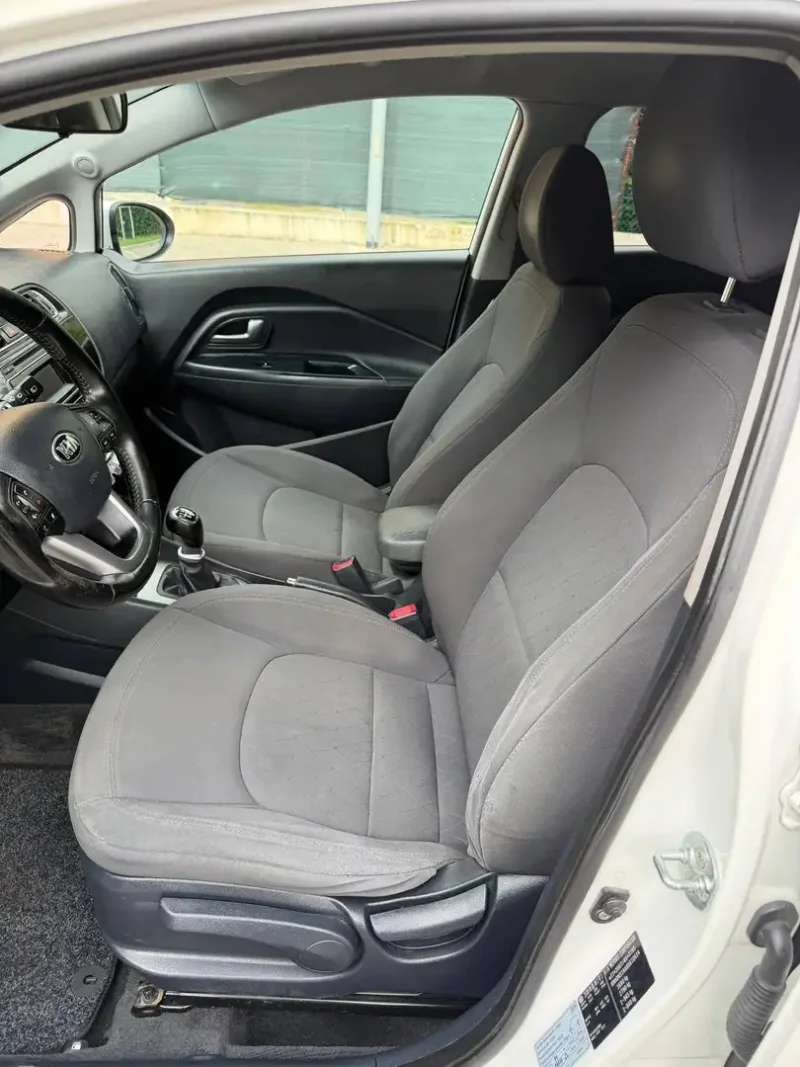Kia Rio 1.4 crdi - NEOPATENTATI - 12 MESI DI GARANZIA - — foto 9