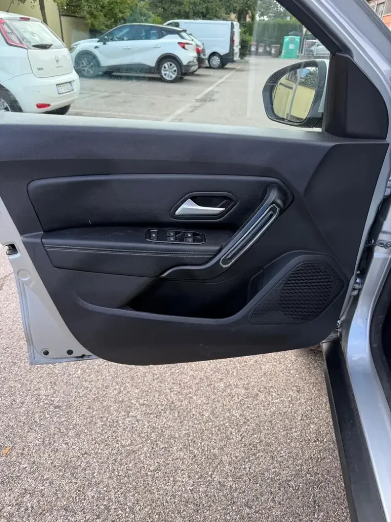 Dacia Duster 1.0 tce Gpl - NAV. - NEOP. - 12 MESI DI GARANZIA - — foto 6