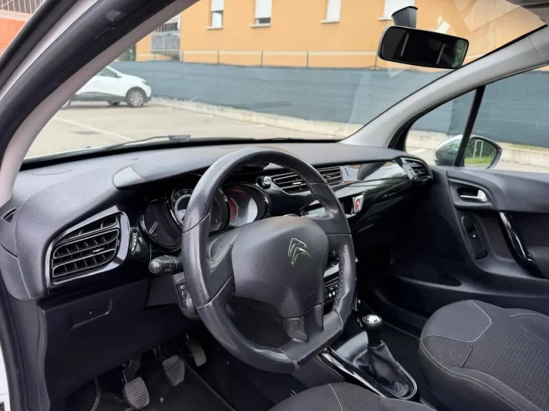 Citroen C3 1.2 - NEOPATENTATI - 12 MESI DI GARANZIA - — foto 7