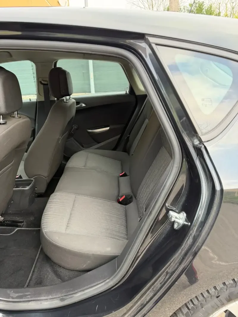 Opel Astra IV 2010 1.4 METANO - NEOPATENTATI - 12 MESI DI GARANZIA - — foto 10