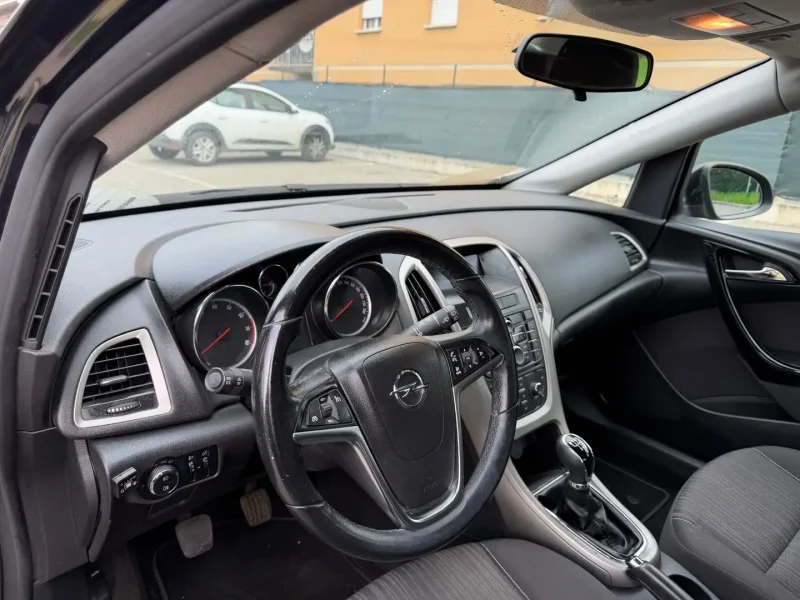 Opel Astra IV 2010 1.4 METANO - NEOPATENTATI - 12 MESI DI GARANZIA - — foto 7