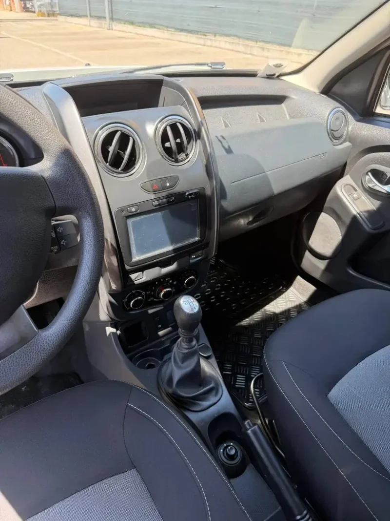 Dacia Duster 1.5 dci - NEOP. - NAV. - 12 MESI DI GARANZIA - — foto 8